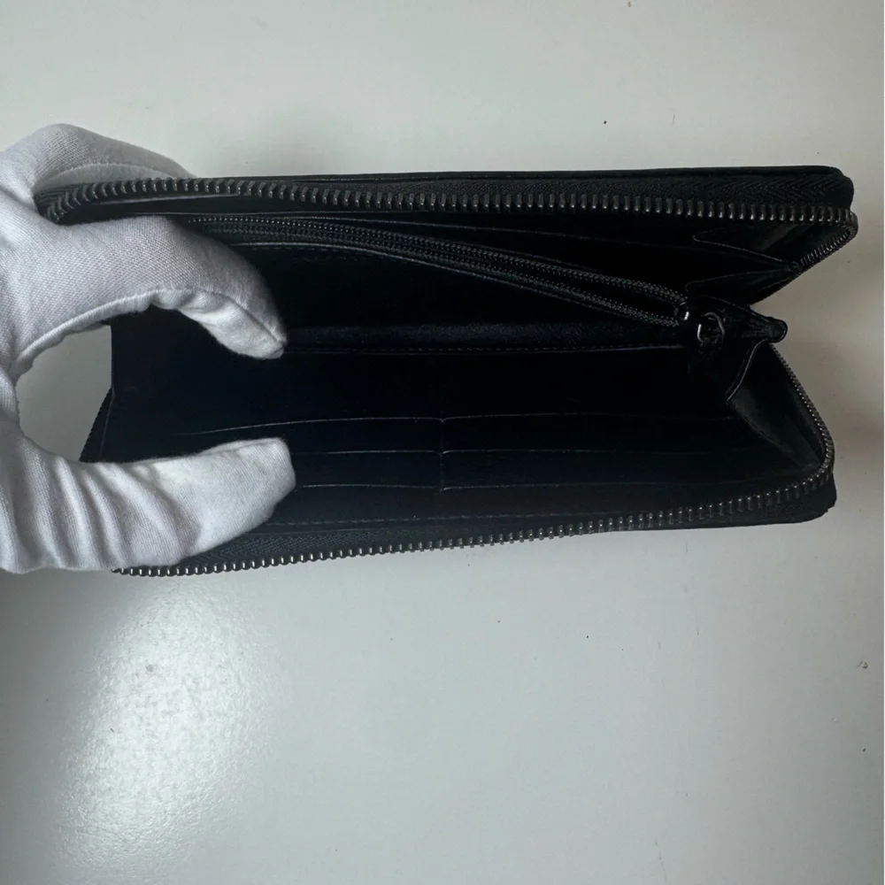 Gucci Women’s Black GG Monogram Canvas Long Zip Wallet